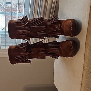 Minnetonka 3-Layer Fringe Calf High Boots 9 1632 camel brown suede boho moccasin